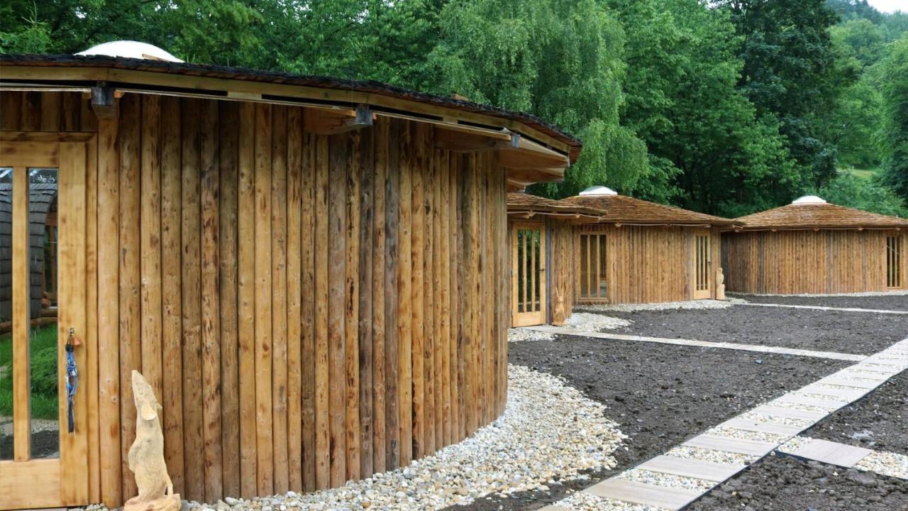 Glamp V Hluboke - Yurts And Wooden Houses Vsetin Ngoại thất bức ảnh