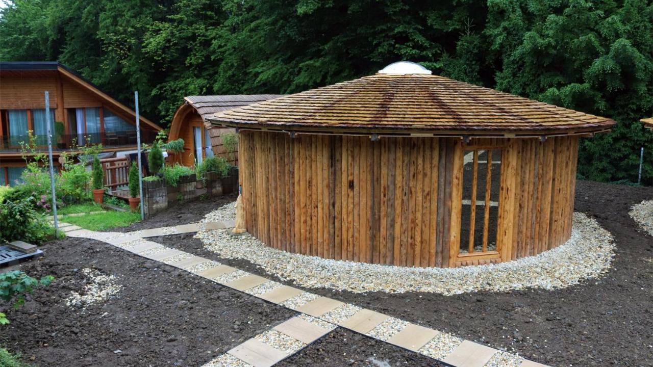 Glamp V Hluboke - Yurts And Wooden Houses Vsetin Ngoại thất bức ảnh